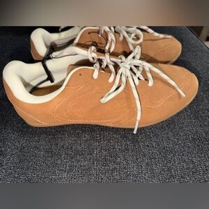 NWT Time and Tru Tan Sneakers with White‎ Accents, women’s size 9, shoes